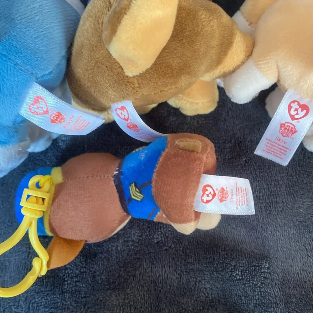 Ty Paw Patrol 6” Chase & 3” Chase key chain - Picture 5 of 6